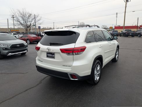 Used 2019 Toyota Highlander Limited image 11