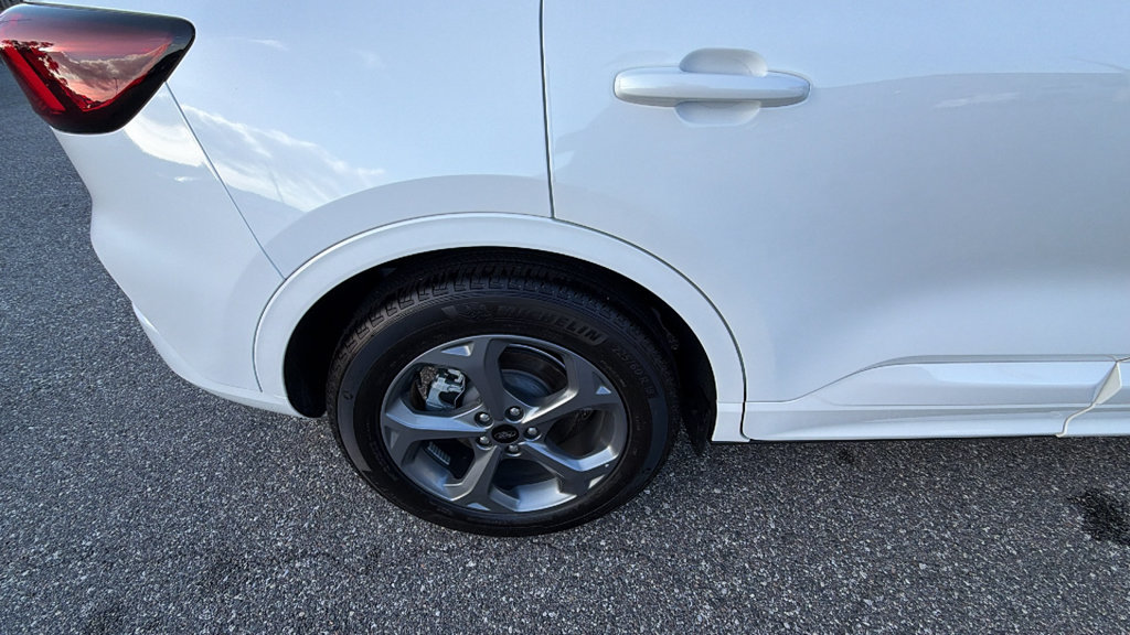 Certified 2024 Ford Escape ST-Line FWD image 11