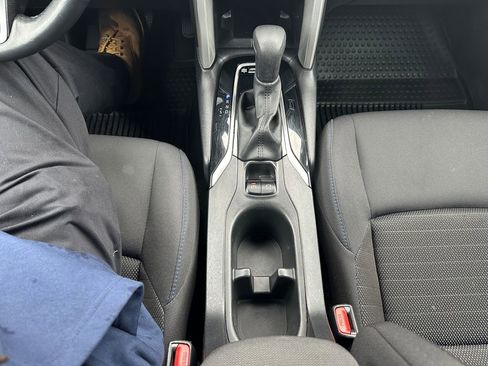 Used 2024 Toyota Corolla Cross SE image 15