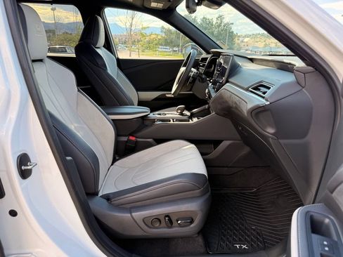 Used 2024 Lexus TX 500h AWD image 32