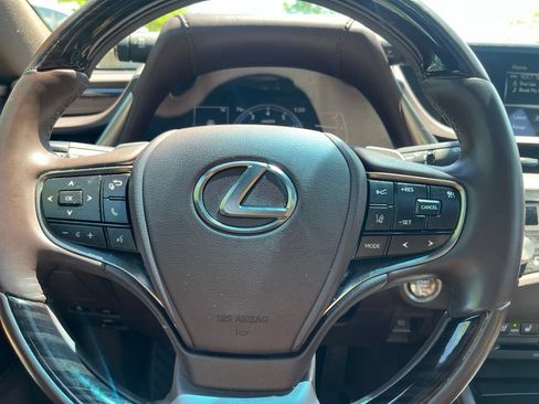 Used 2021 Lexus ES 250 w/ Premium Package AWD/4WD image 18