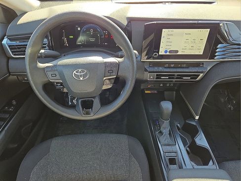 Used 2025 Toyota Camry LE image 19