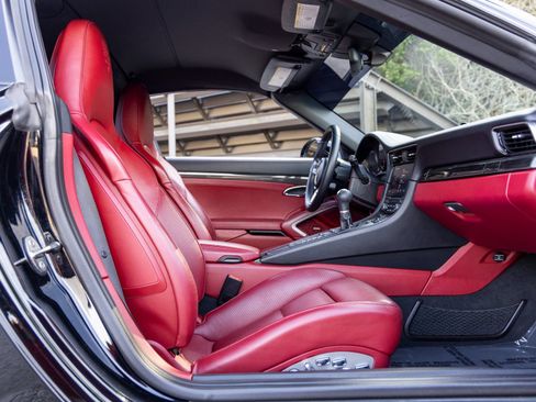 Certified 2018 Porsche 911 Targa 4 GTS image 51