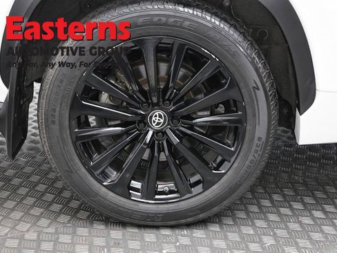 Used 2023 Toyota Highlander XSE image 31