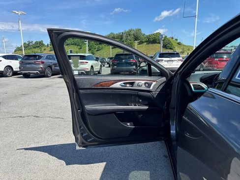 Used 2019 Lincoln MKZ Reserve FWD image 28