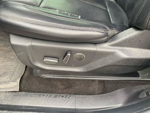 Used 2019 Ford Expedition XLT w/ Equipment Group 202A AWD/4WD image 15
