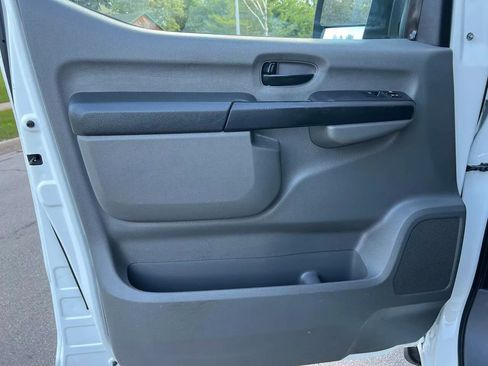 Used 2017 Nissan NV 2500 SV w/ Technology Package image 18