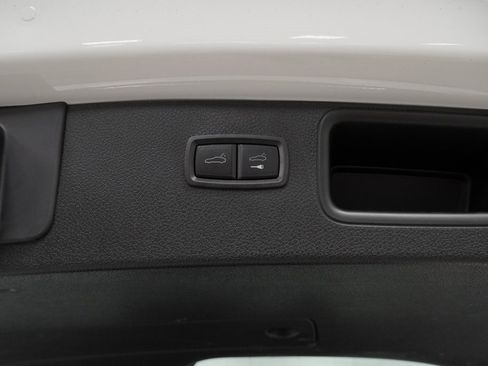 Used 2023 Porsche Macan image 46