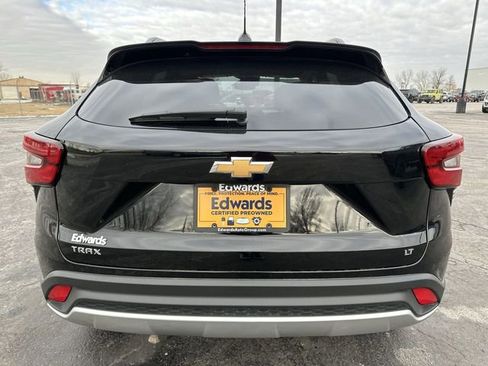 Used 2025 Chevrolet Trax LT image 31