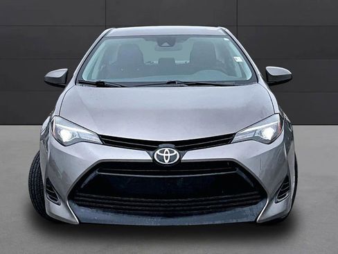 Used 2017 Toyota Corolla LE w/ Carpet Mat Package (TMS) FWD image 3