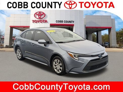 Used 2025 Toyota Corolla LE image 1