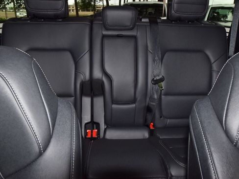 Used 2025 Ford Bronco Badlands AWD/4WD image 19