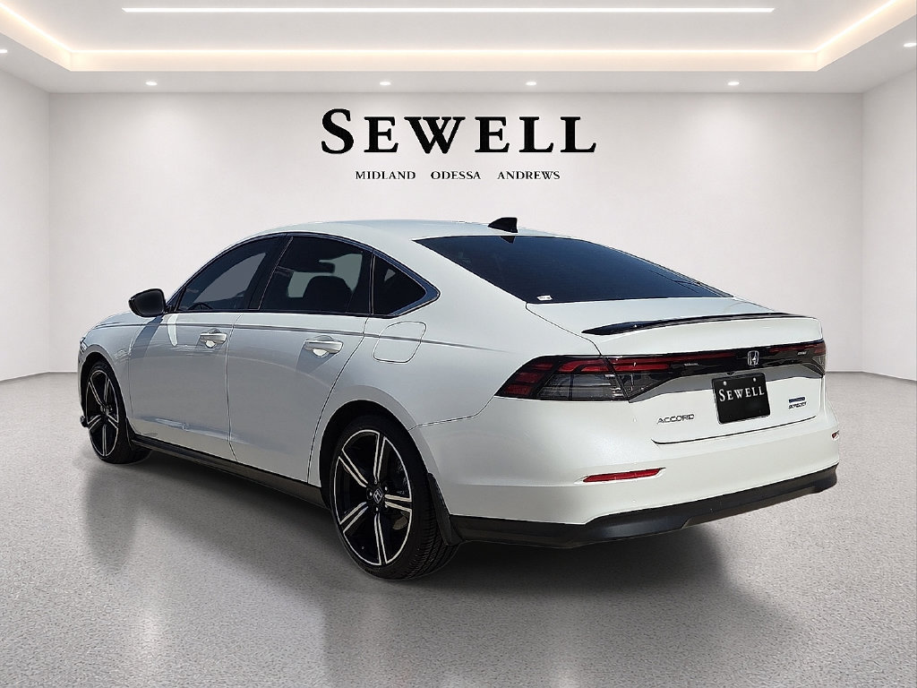 Used 2024 Honda Accord Sport image 3