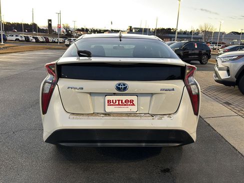 Used 2016 Toyota Prius Two image 4
