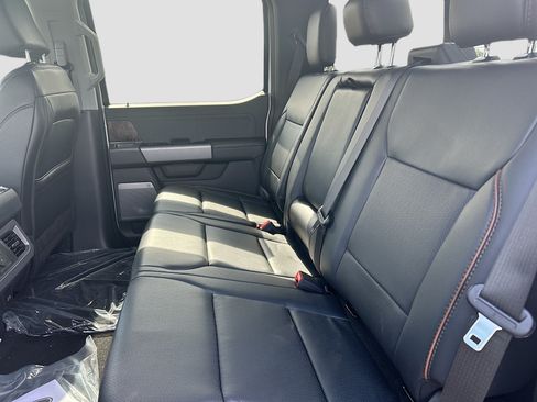 New 2026 Ford F250 Lariat w/ Black Appearance Package AWD/4WD image 17