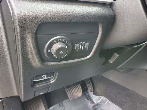 Used 2023 Jeep Grand Cherokee L Limited image 11