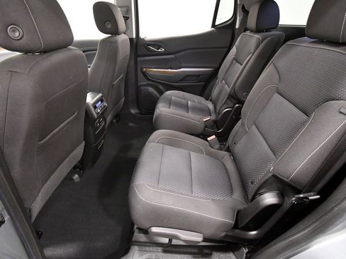 Used 2023 GMC Acadia SLE w/ Driver Convenience Package image 14