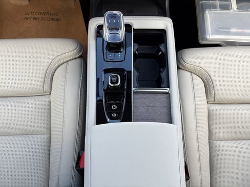 New 2026 Volvo XC90 B6 Ultra w/ Lounge Package AWD/4WD image 14
