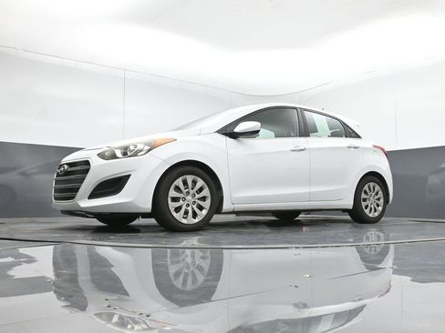 Used 2016 Hyundai Elantra GT image 38