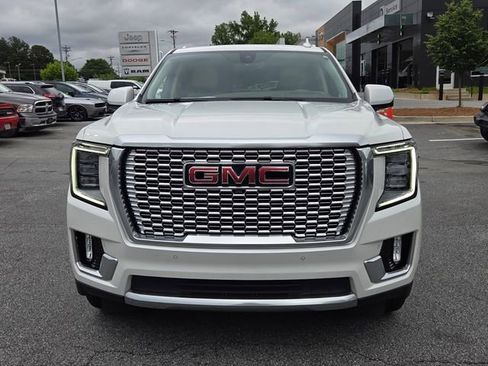 Used 2022 GMC Yukon Denali AWD/4WD image 2