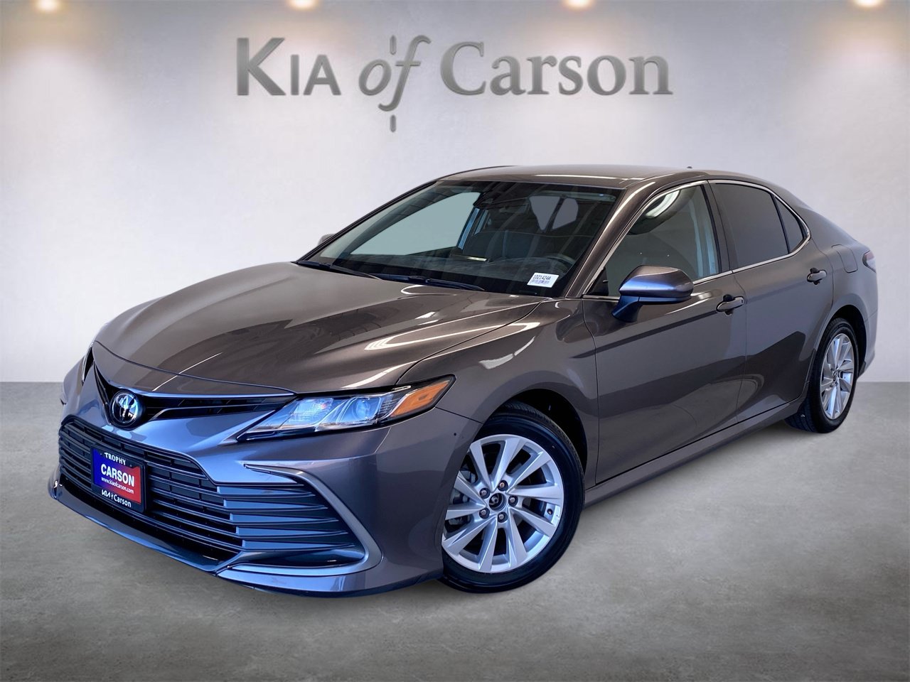 Used 2022 Toyota Camry LE FWD image 1