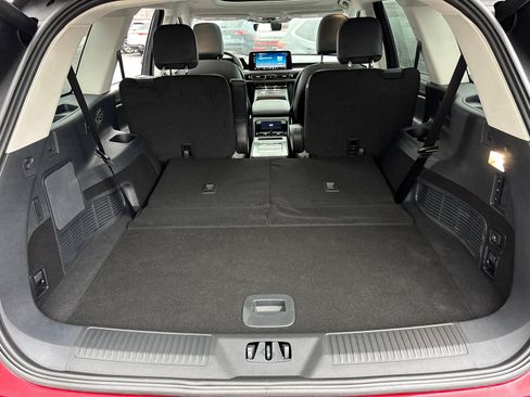 New 2026 Lincoln Aviator Reserve w/ Illumination Package AWD/4WD image 9