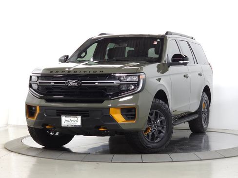 Used 2025 Ford Expedition Tremor AWD/4WD image 1