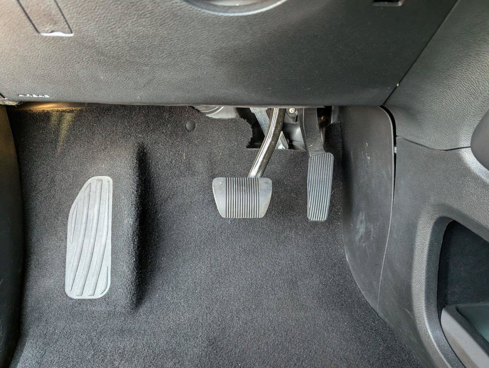 Used 2025 Chrysler Pacifica Limited FWD image 30
