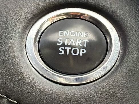 Used 2023 Toyota Highlander Limited FWD image 37