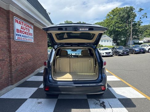 Used 2016 Toyota Highlander Limited Platinum AWD/4WD image 38