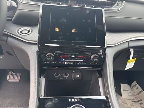 New 2025 Jeep Grand Cherokee Laredo X image 34