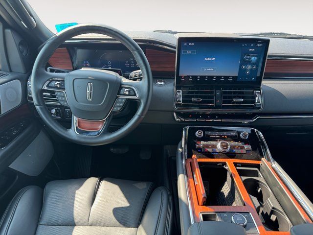Used 2024 Lincoln Navigator L Reserve AWD/4WD image 12