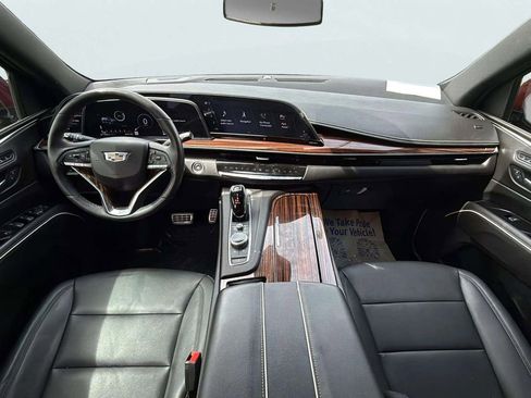 Used 2022 Cadillac Escalade Luxury w/ LPO, Illumination Package AWD/4WD image 10