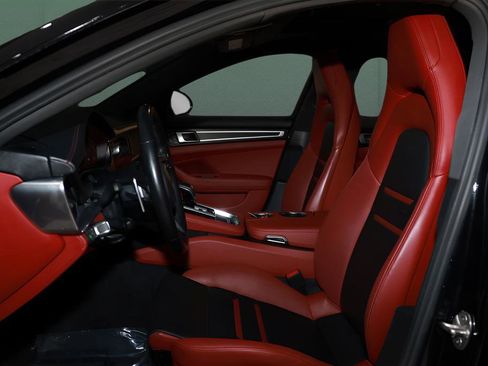 Used 2023 Porsche Panamera 4 Platinum Edition image 2