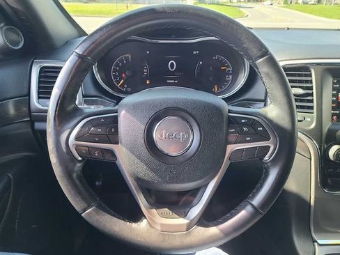 Used 2018 Jeep Grand Cherokee Laredo AWD/4WD image 25