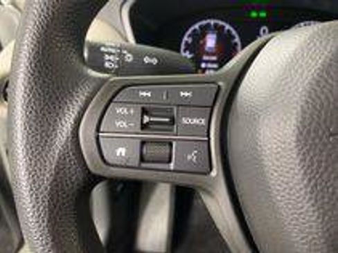 Used 2023 Honda HR-V LX image 9