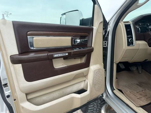 Used 2015 RAM 2500 Laramie w/ Convenience Group image 32