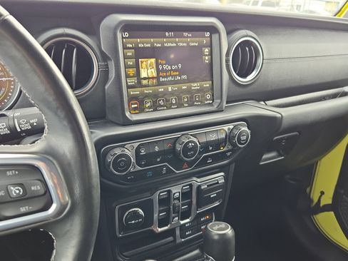 Used 2023 Jeep Wrangler Sahara w/ Cold Weather Group image 23