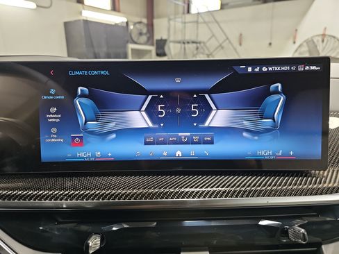 New 2026 BMW X7 M60i image 21