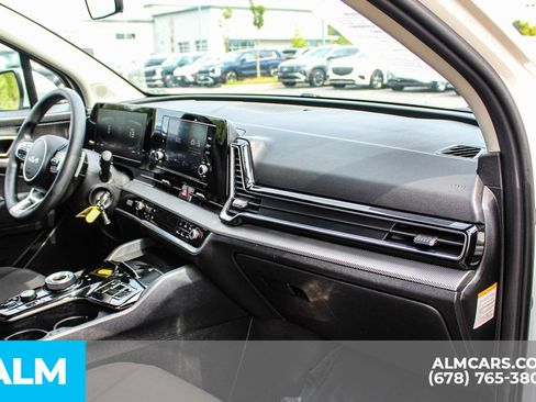 Used 2023 Kia Sportage LX AWD/4WD image 23