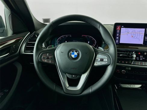 Used 2023 BMW X4 xDrive30i w/ Premium Package image 11