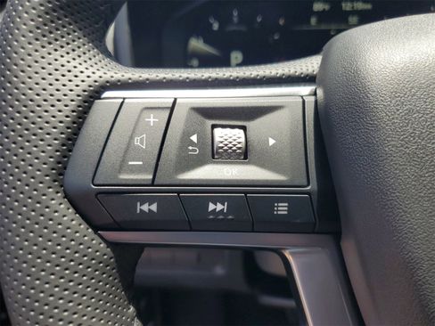 New 2025 Mitsubishi Outlander SE image 12