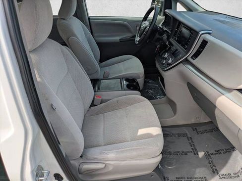 Used 2020 Toyota Sienna LE w/ Protection Package AWD/4WD image 20