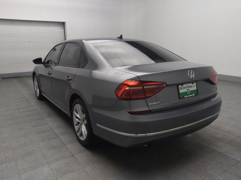 Used 2019 Volkswagen Passat Wolfsburg Edition FWD image 5