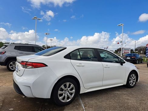 Used 2024 Toyota Corolla LE image 5