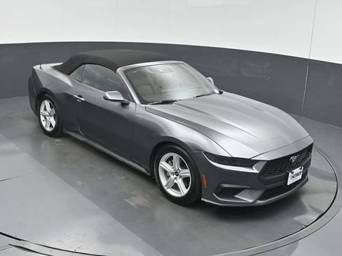 Used 2026 Ford Mustang Premium RWD image 37