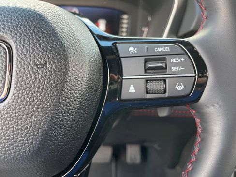 Used 2025 Honda Pilot Black Edition image 23