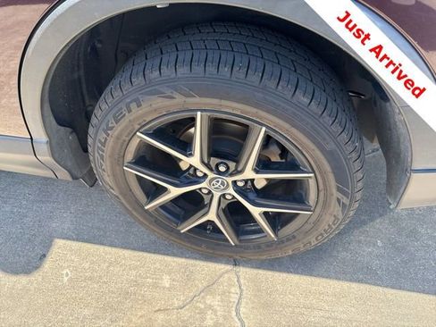 Used 2016 Toyota RAV4 SE w/ Advanced Technology Package image 11