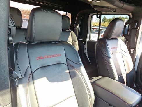 Certified 2022 Jeep Gladiator Rubicon w/ Cold Weather Group image 13