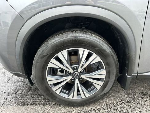 Used 2023 Nissan Rogue SV image 16